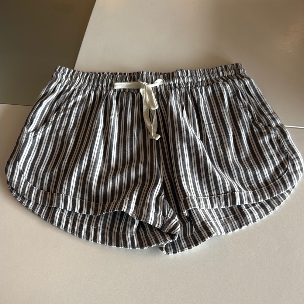 Billabong Black and White Athletic Shorts with Elastic Waistband